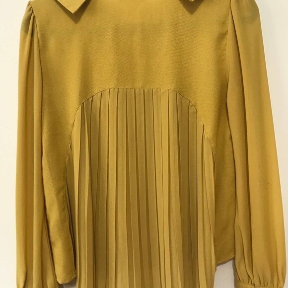 Esley yellow blouse long sleeve pleated on the back w/ beaded collar top size S - Picture 8 of 10